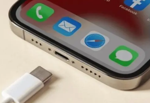 椰林镇苹果15维修分享iPhone15改USB-C接口后能和安卓用户互借充电器吗 